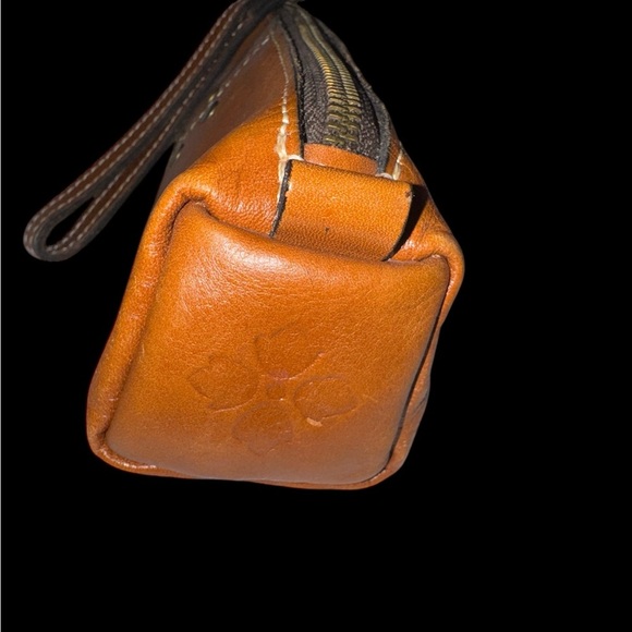 Patricia Nash Leather Wristlet with brass accents - super soft leather!! - Picture 4 of 8
